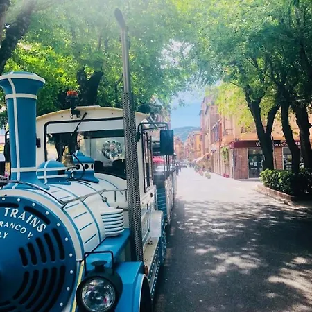 Sa Domo E Giuanne E Giuanna 4*