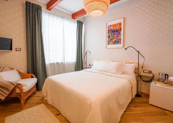 Sa Domo E Giuanne E Giuanna Bosa