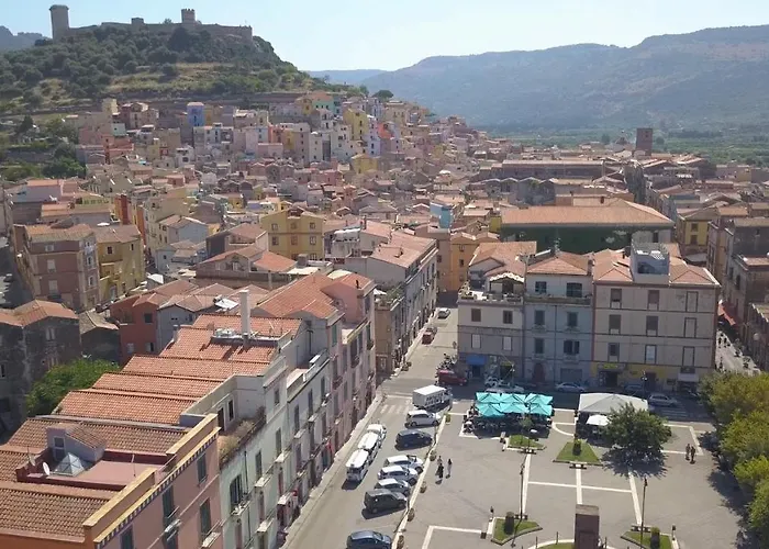 Sa Domo E Giuanne E Giuanna Oda ve Kahvaltı Bosa