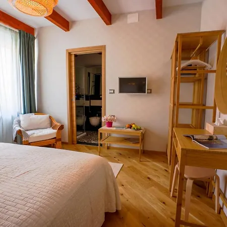 Bed & Breakfast Sa Domo E Giuanne E Giuanna Bosa