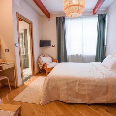 Bed & Breakfast Sa Domo E Giuanne E Giuanna 4*